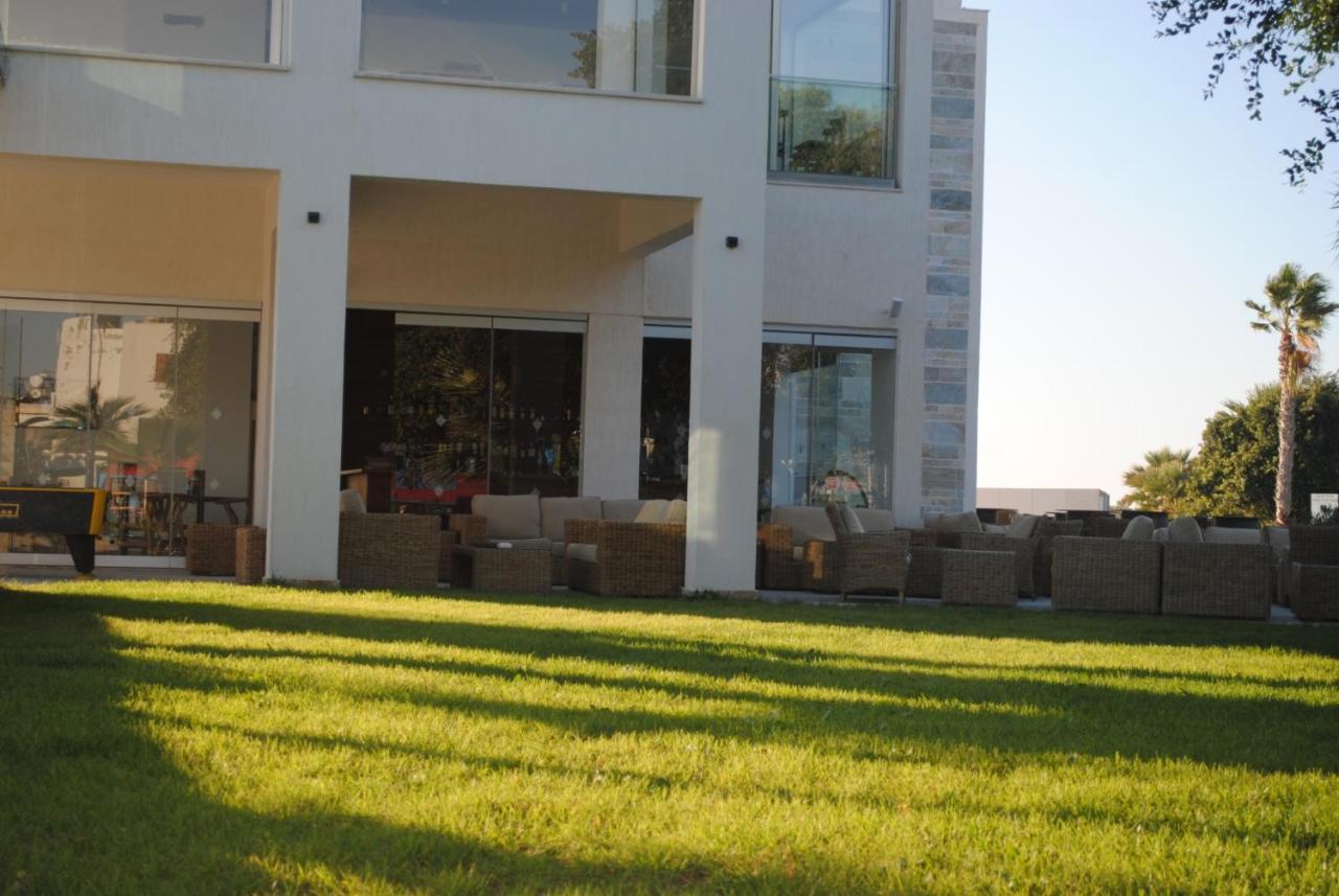 Gold Lagoon Kosher Hotel Пафос Экстерьер фото
